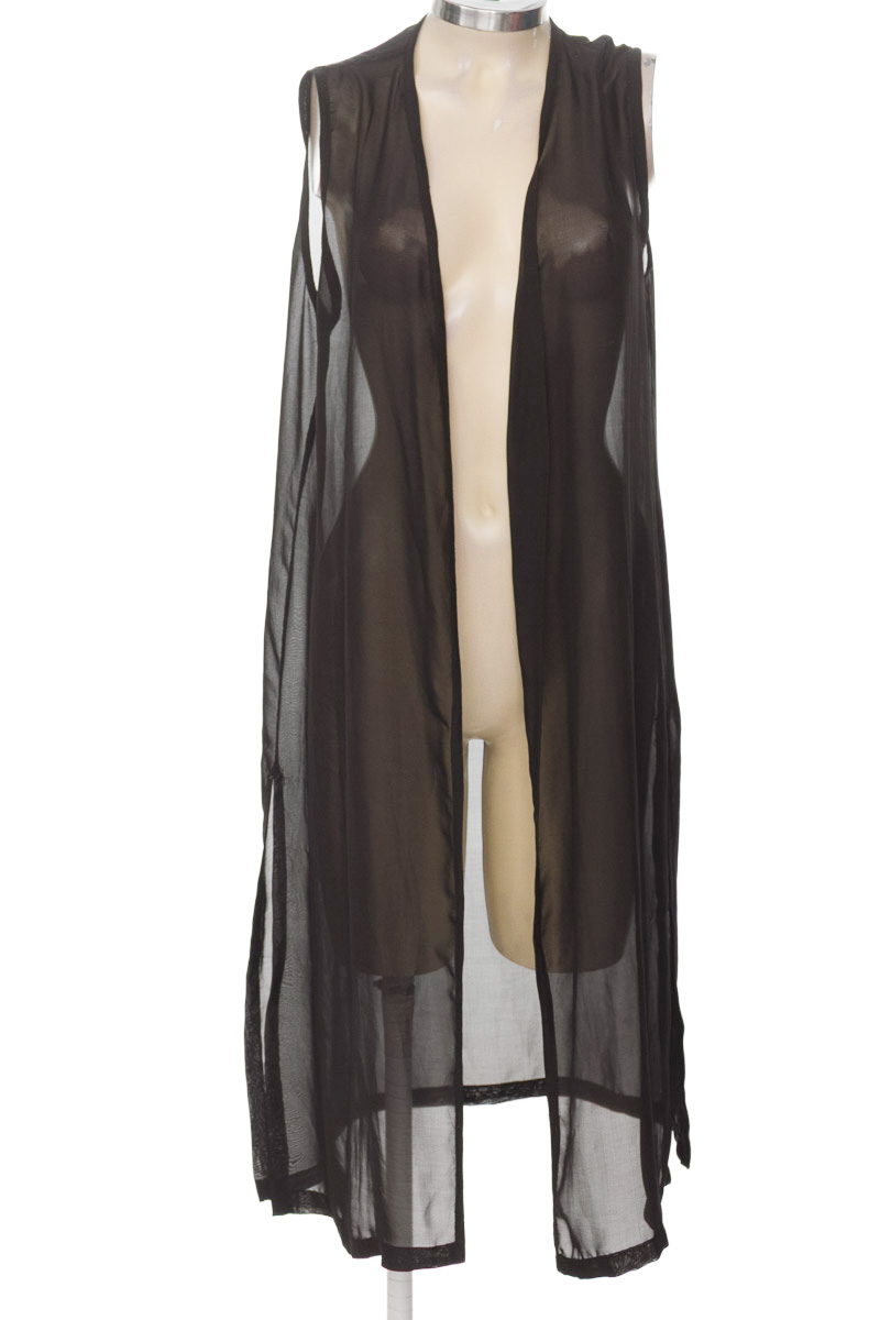 Blusa color Negro - Closeando