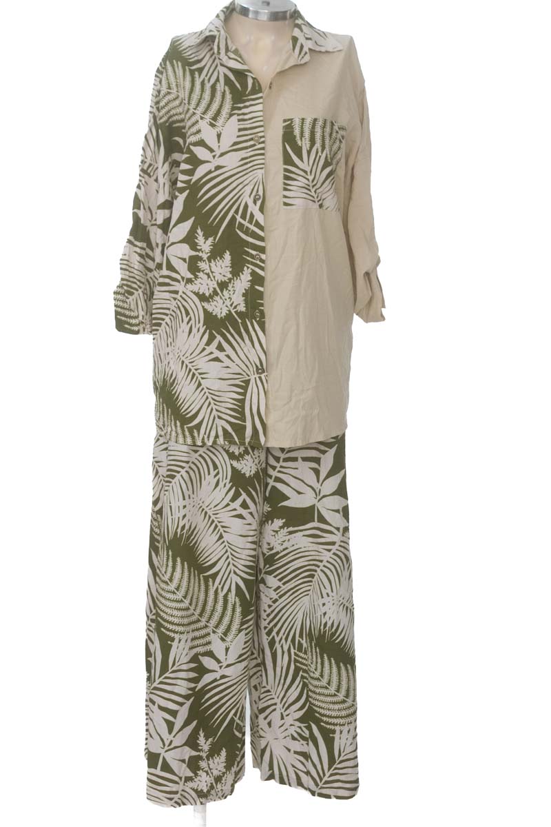 Vestido / Enterizo color Verde - Spirito