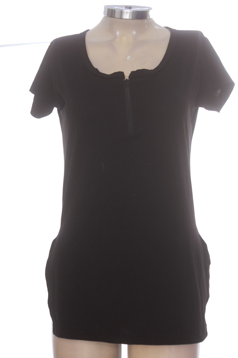 Top / Camiseta color Negro - Closeando