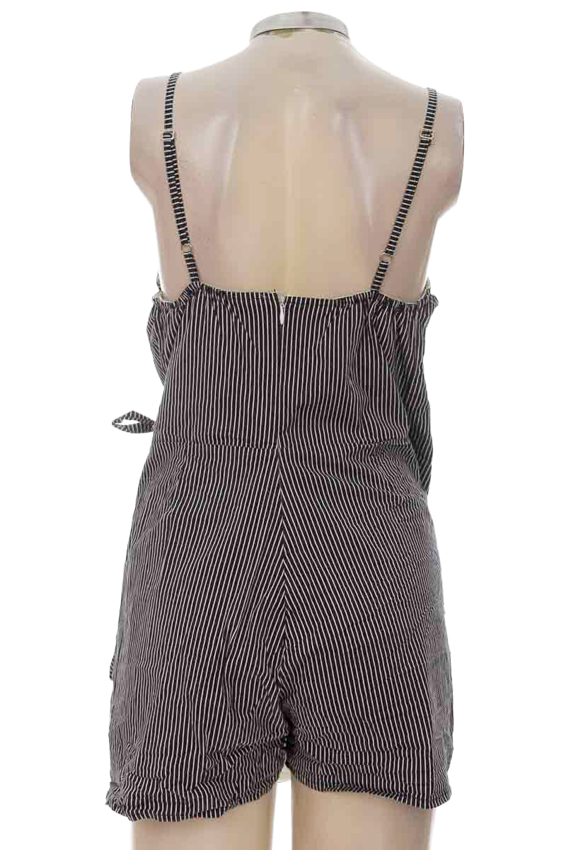 Vestido / Enterizo color Negro - Closeando