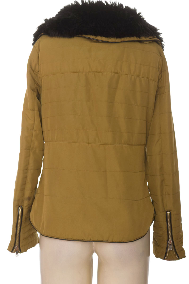 Chaqueta / Abrigo color Verde - Koaj