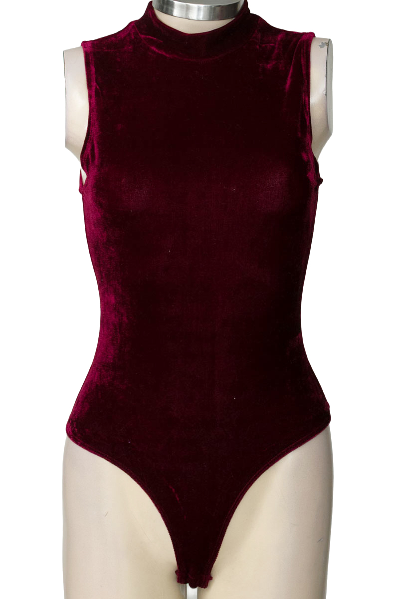 Top / Camiseta color Vinotinto - Liz & Sara