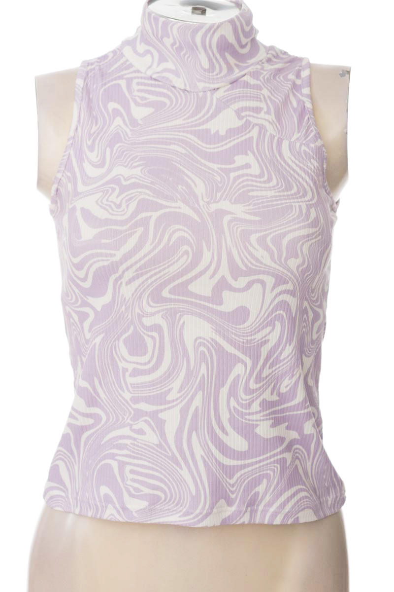 Top / Camiseta color Lila - Closeando