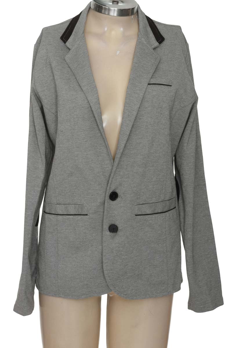 Chaqueta / Abrigo color Gris - Closeando