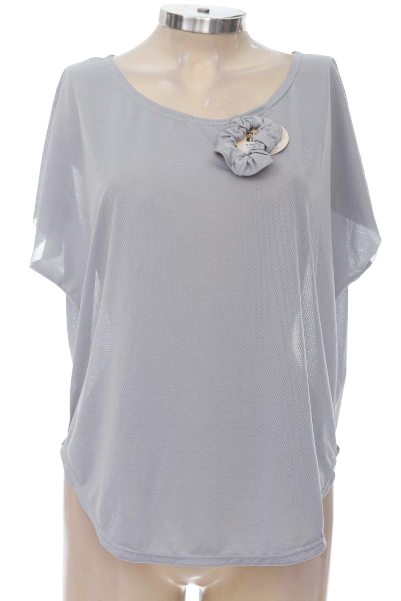 Ropa Deportiva / Salida de Baño color Gris - Yazo