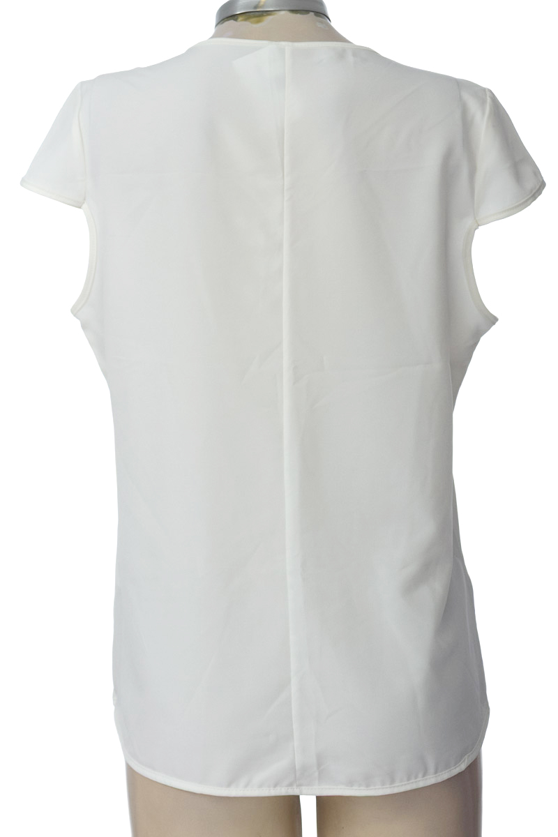 Blusa color Blanco - Closeando