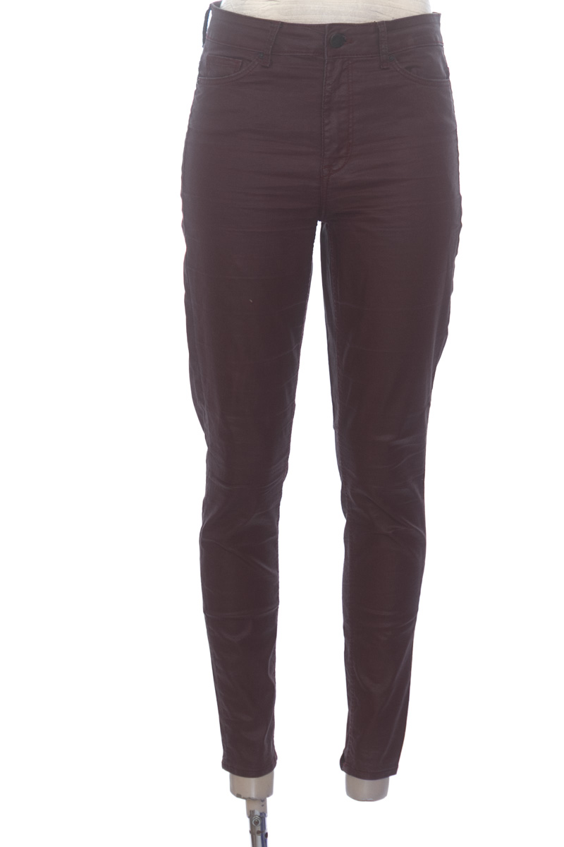 Pantalones color Vinotinto - Divided by H&M