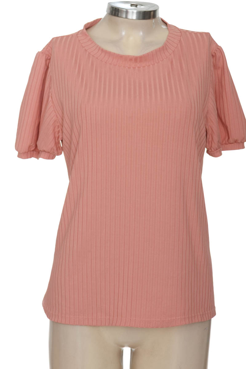 Top / Camiseta color Rosado - Basement