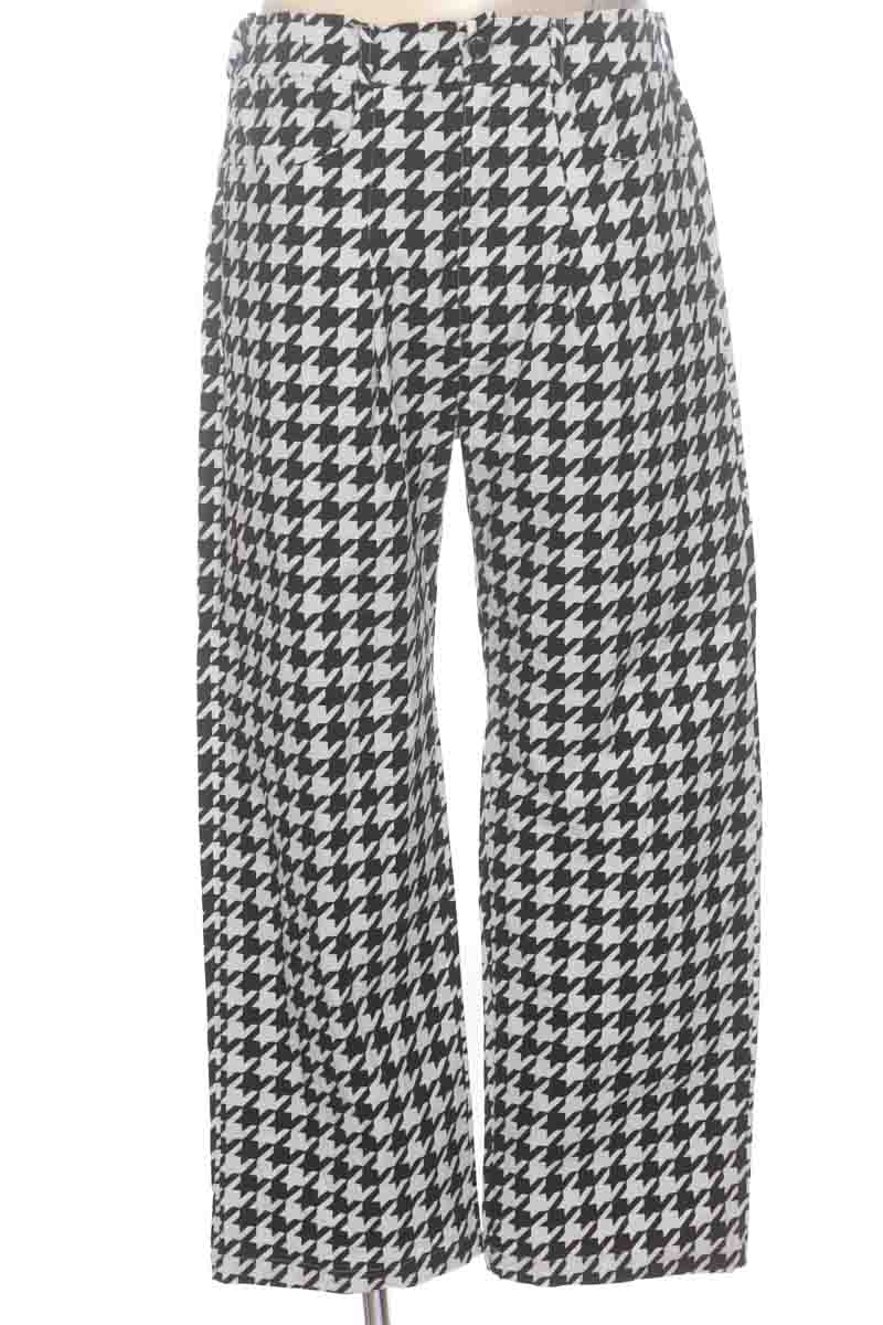 Pantalones color Estampado - Closeando