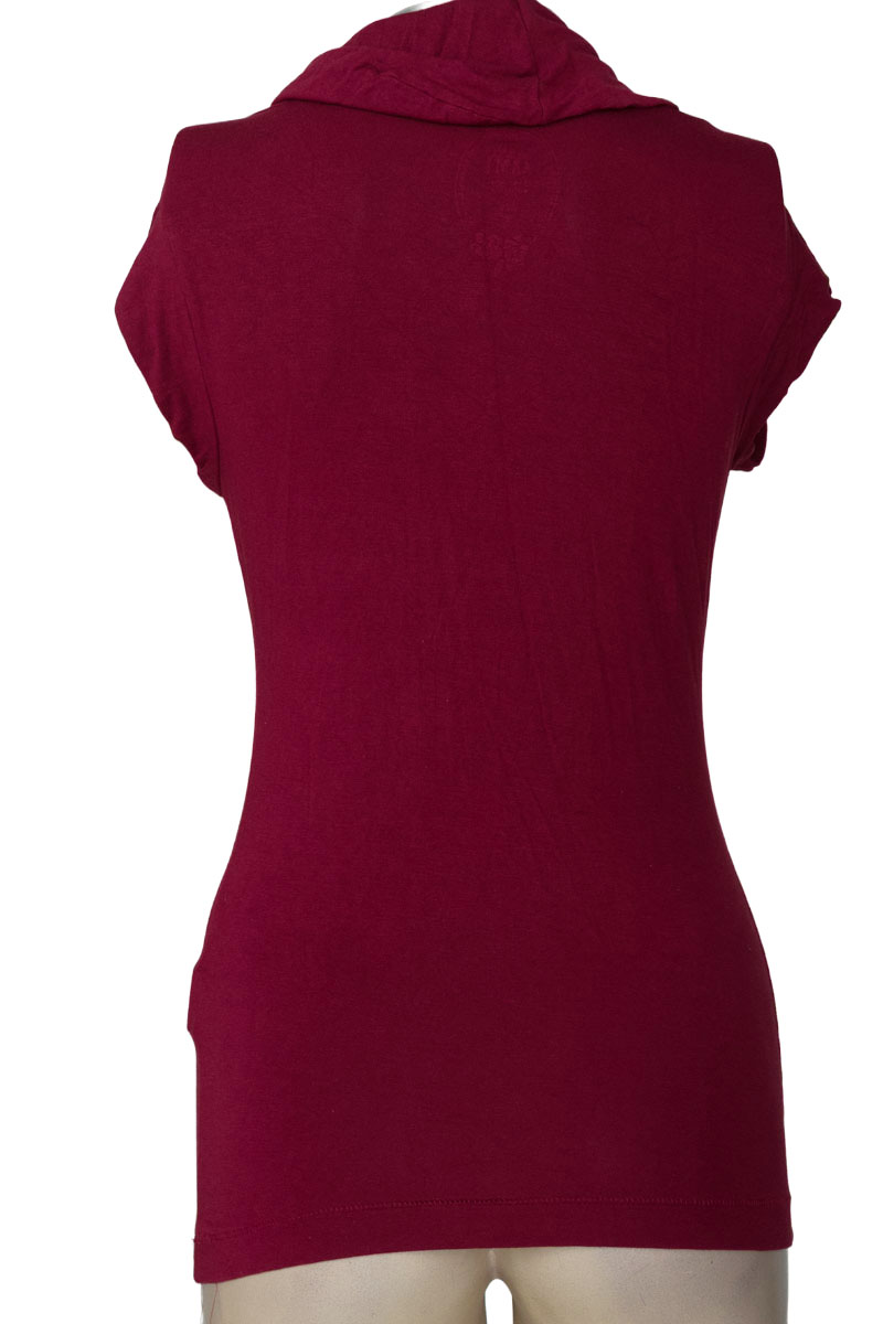 Top / Camiseta color Vinotinto - Armi