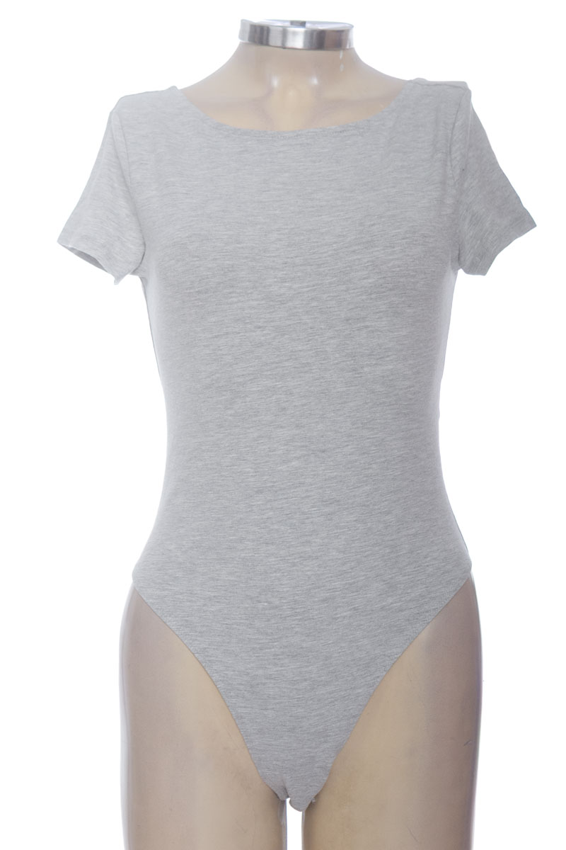Top / Camiseta color Gris - Divided by H&M