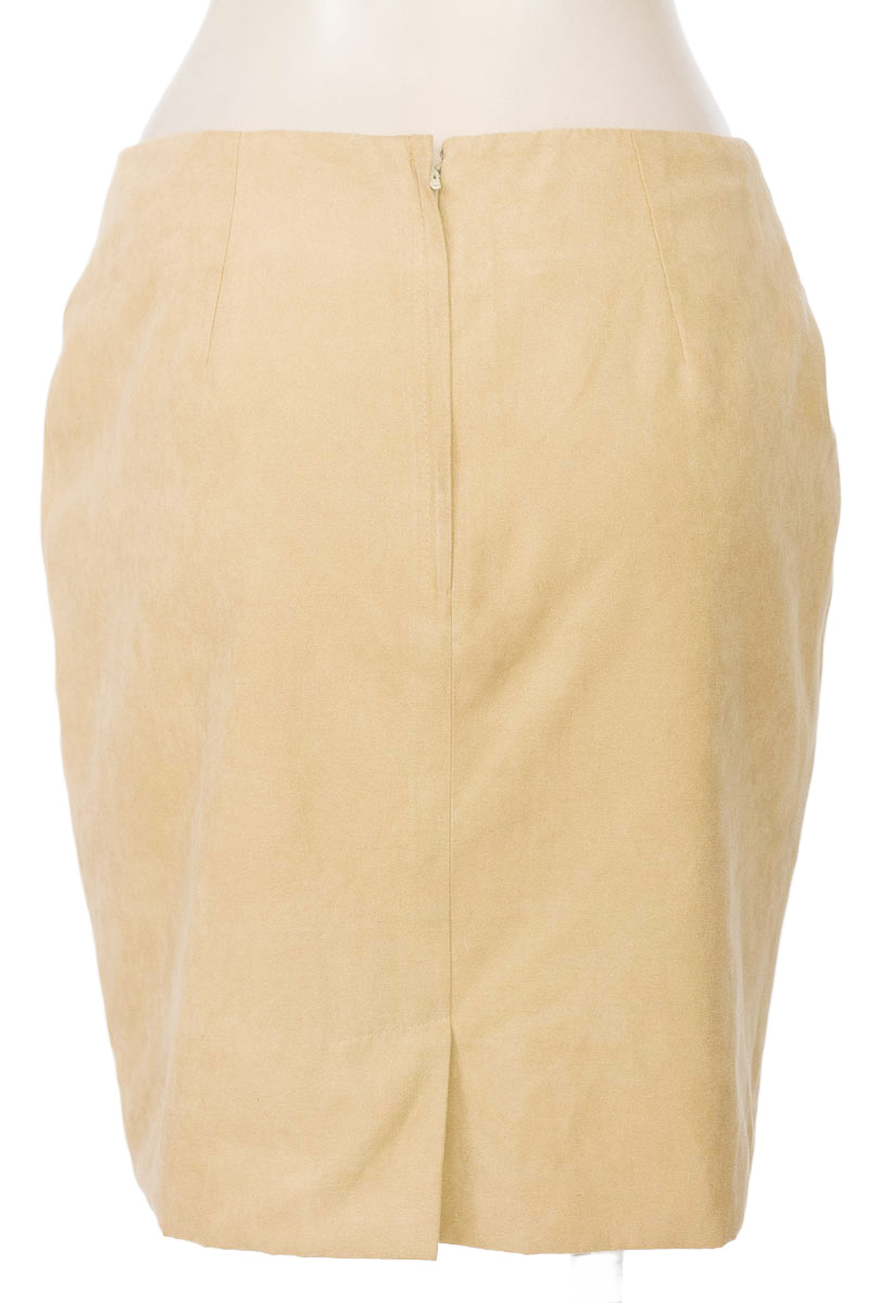 Falda color Beige - Closeando