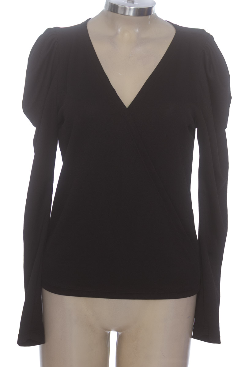 Top / Camiseta color Negro - Mangra