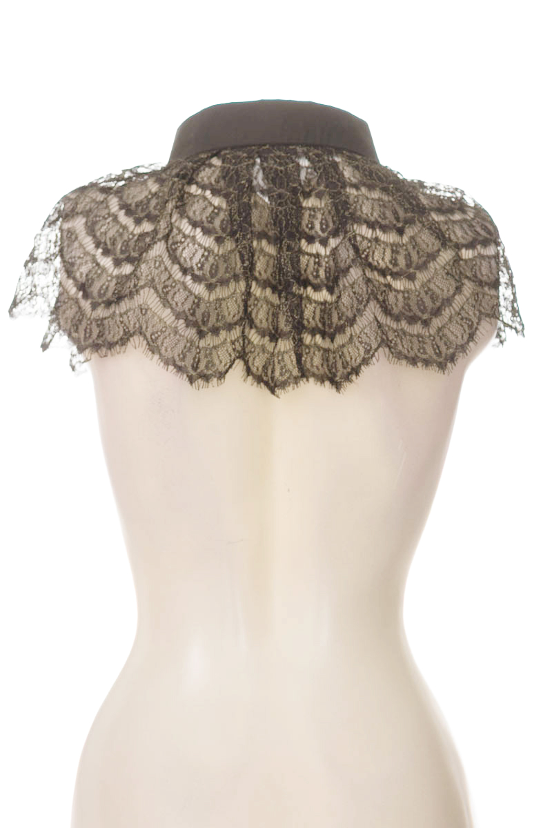 Top / Camiseta color Negro - Closeando