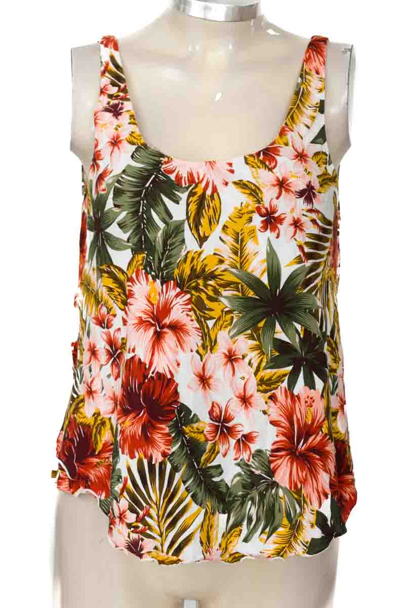 Top / Camiseta color Estampado - Basement