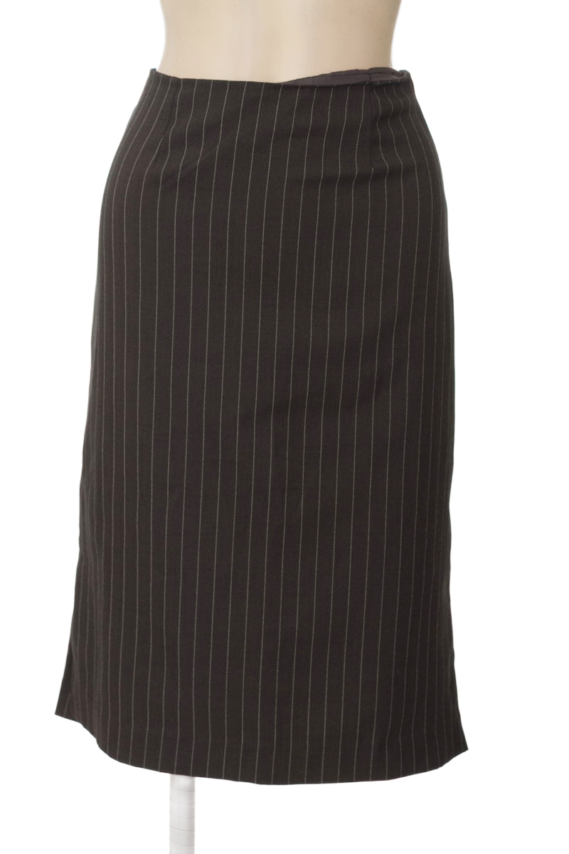 Falda color Gris - Closeando