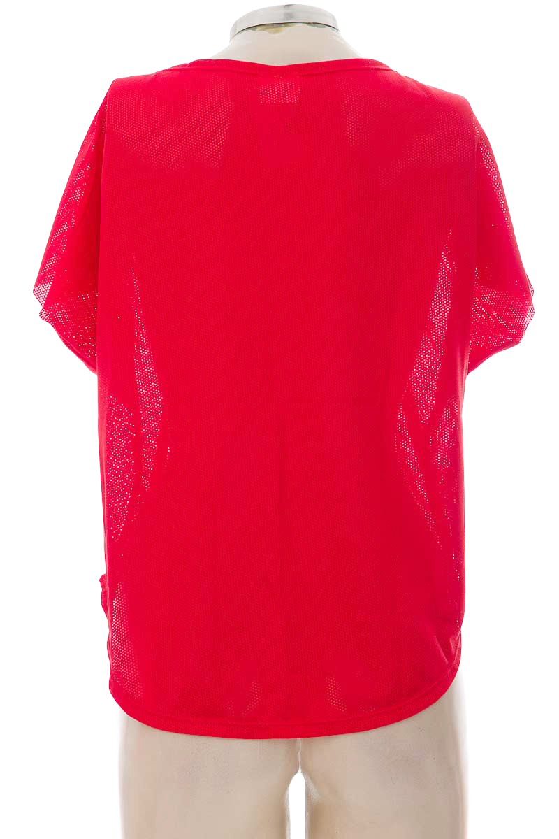 Ropa Deportiva / Salida de Baño color Rojo - Yazo