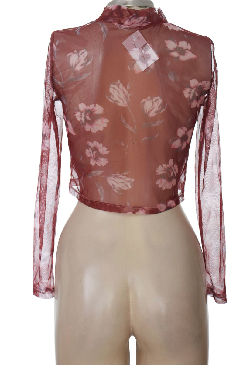 Top / Camiseta color Vinotinto - Closeando