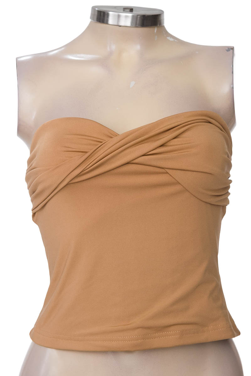 Top / Camiseta color Beige - MISSGUIDED