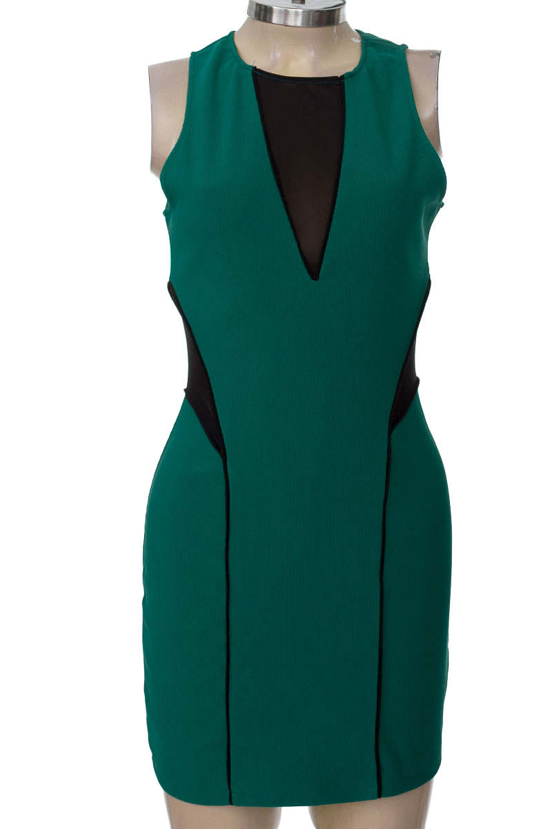 Vestido / Enterizo color Verde - Closeando