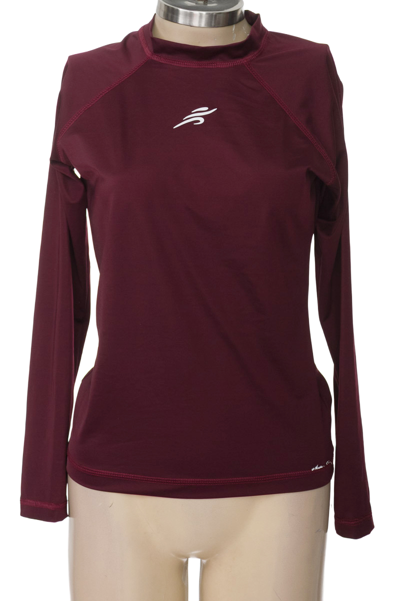 Ropa Deportiva / Salida de Baño color Vinotinto - Under Fit