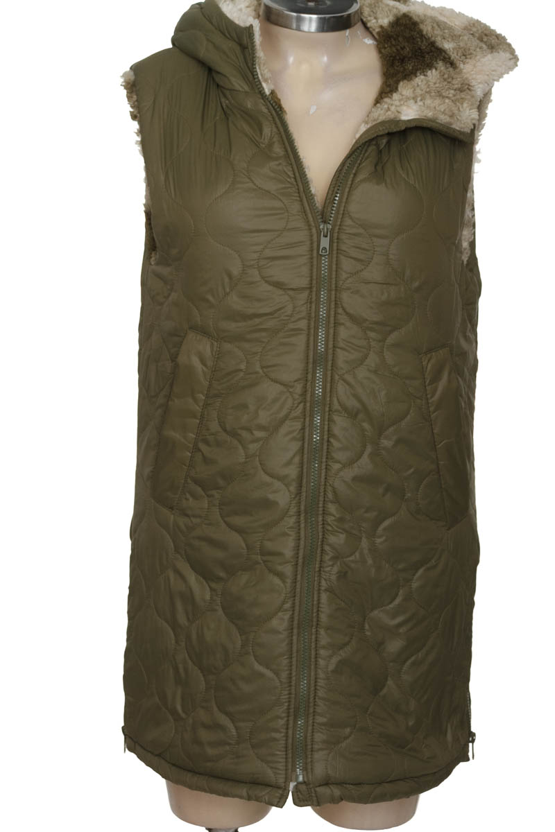 Chaqueta / Abrigo color Verde - Closeando