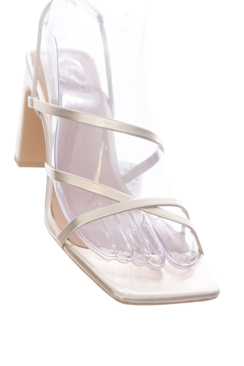 Zapatos color Dorado - H&M