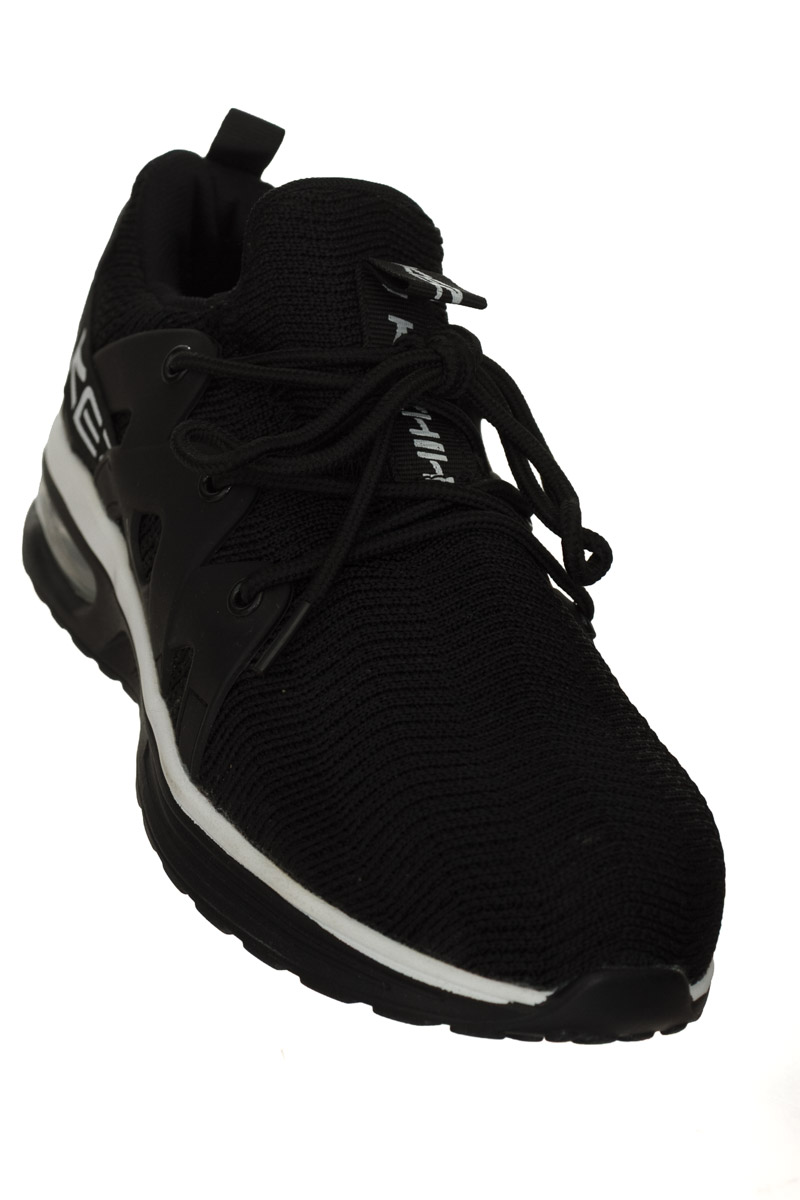 Tenis color Negro - Closeando