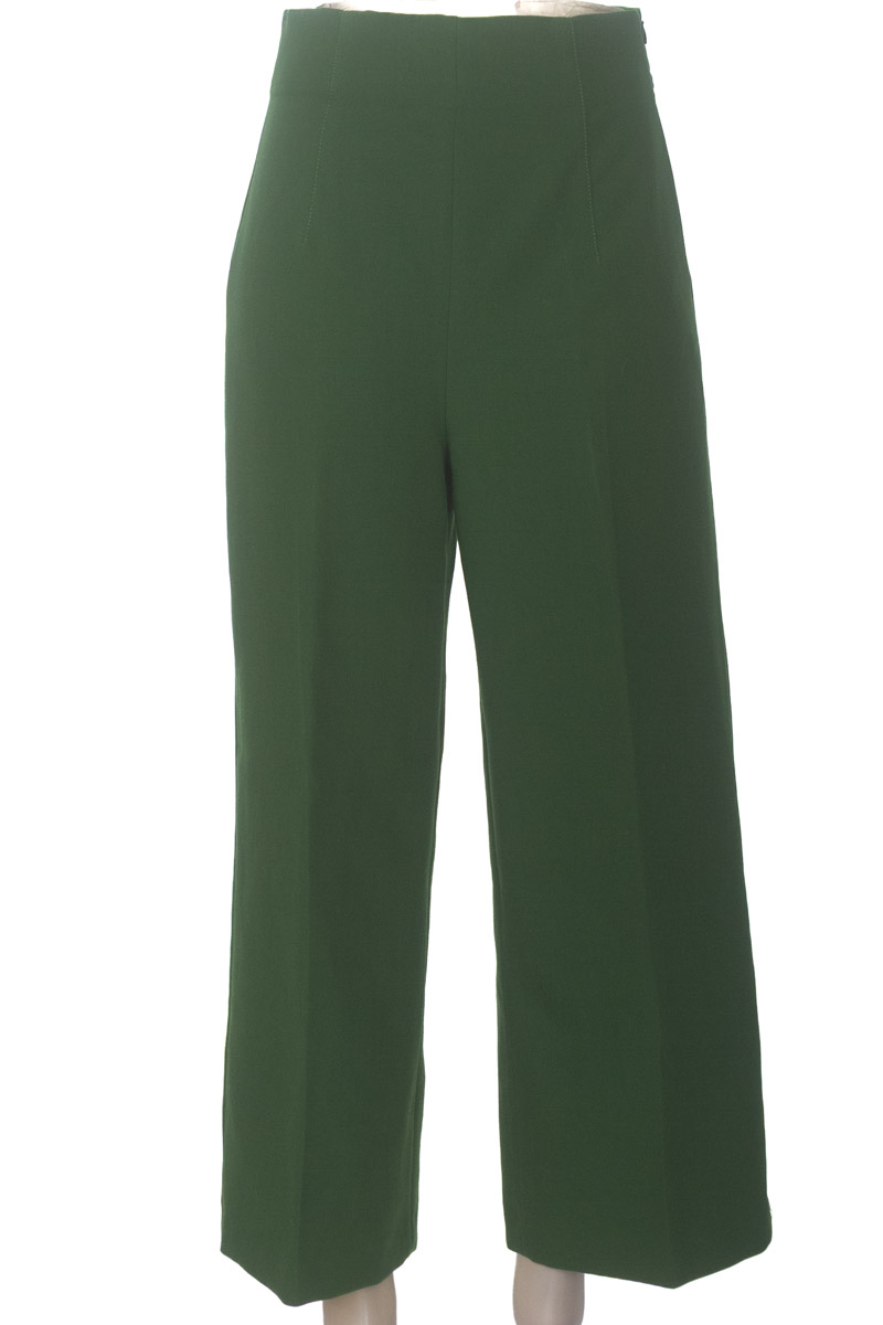 Pantalones color Verde - Zara