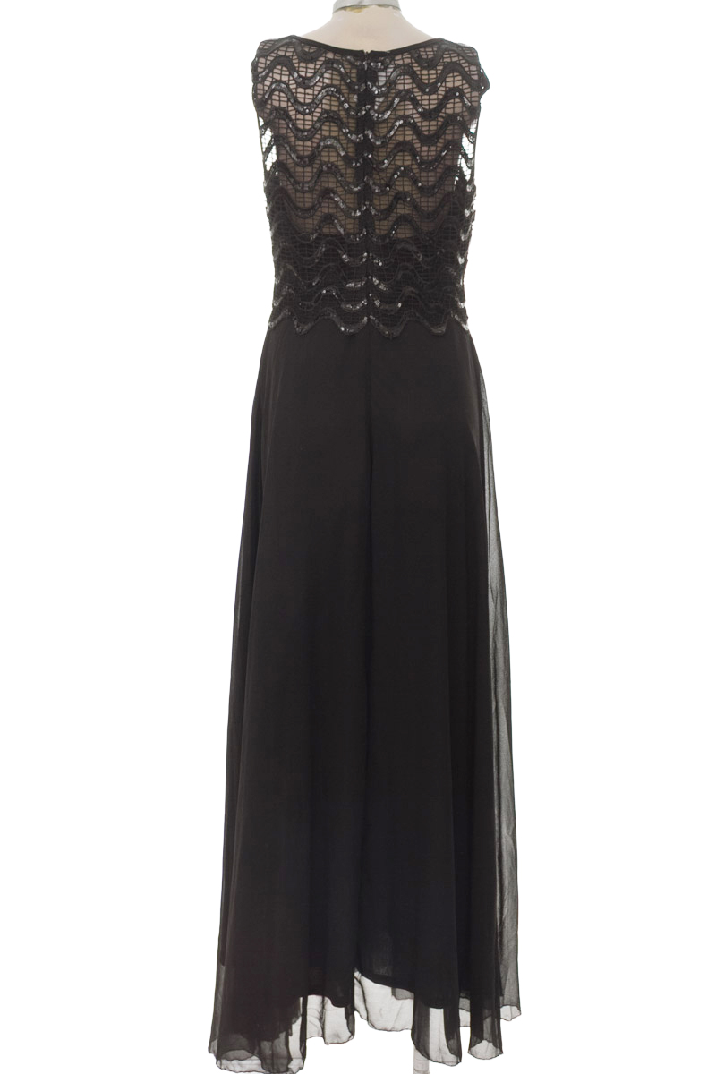 Vestido / Enterizo color Negro - Closeando