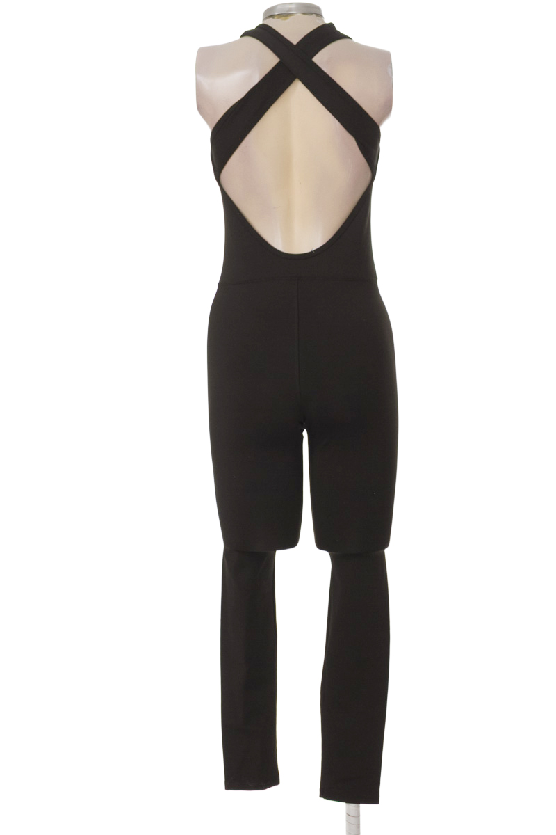 Ropa Deportiva / Salida de Baño color Negro - Closeando