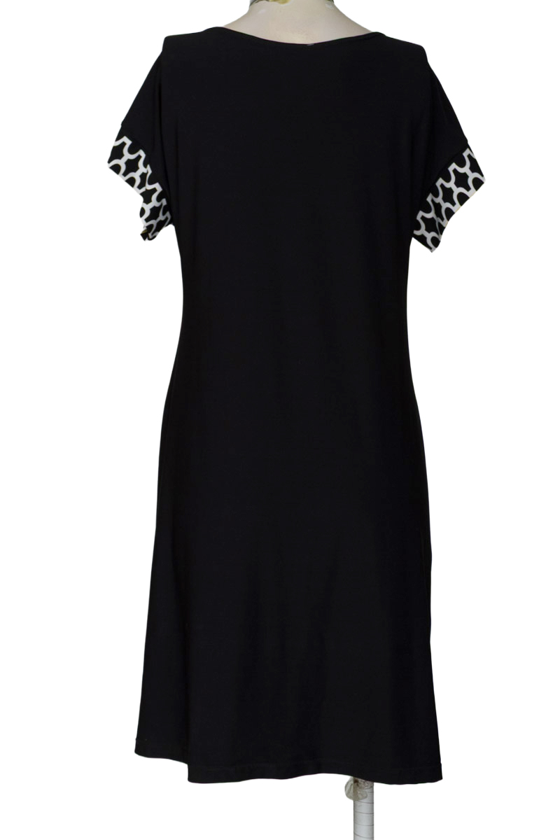 Vestido / Enterizo color Negro - Closeando