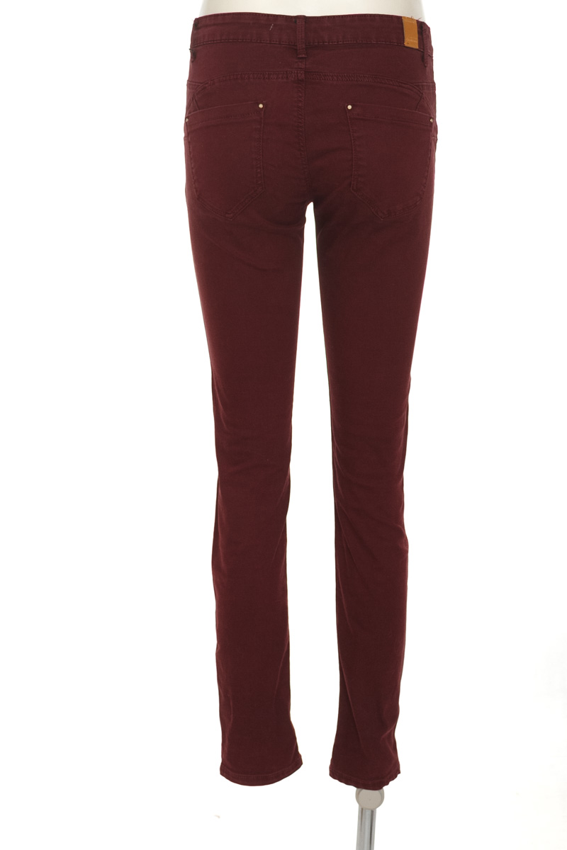 Pantalones color Vinotinto - Stradivarius