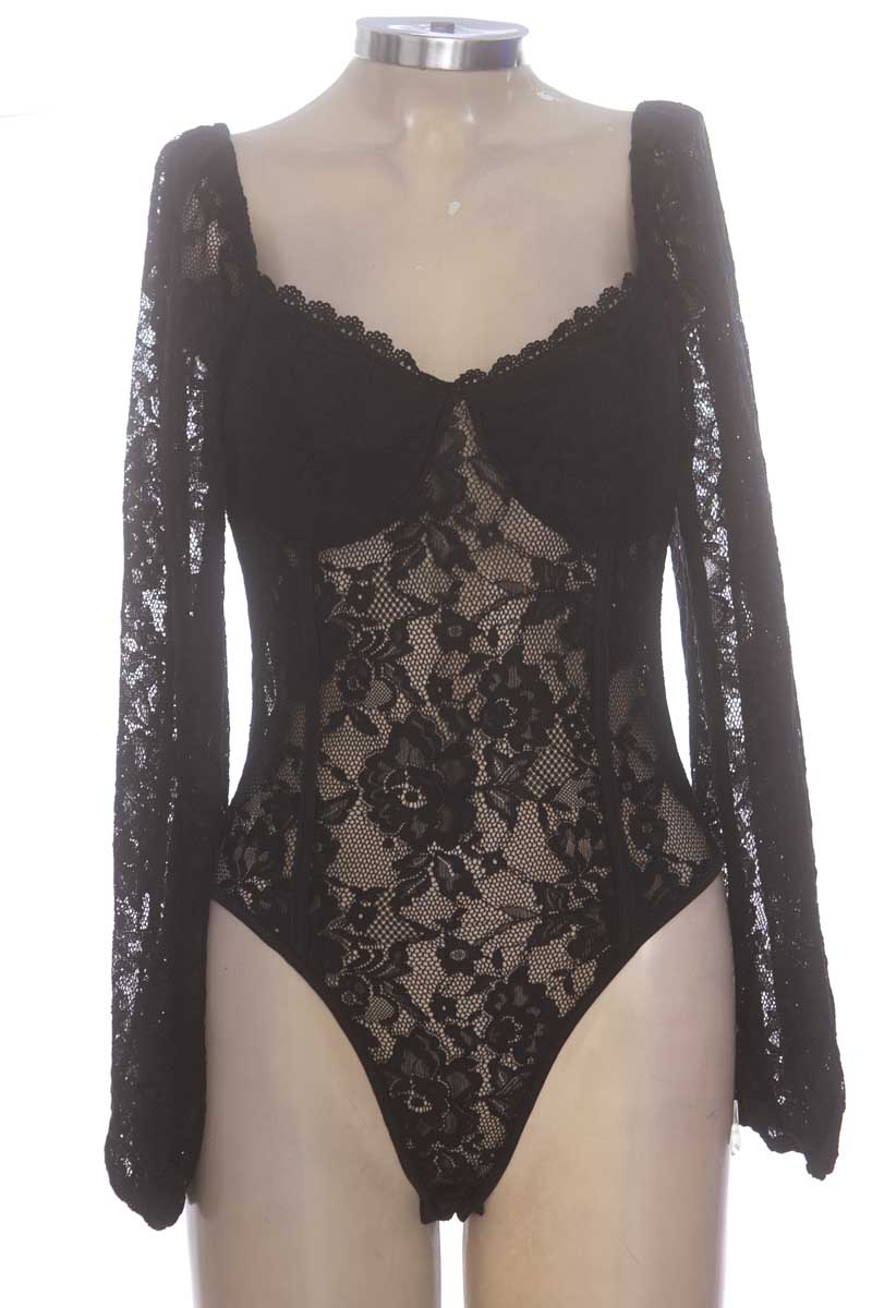 Top / Camiseta color Negro - Shein