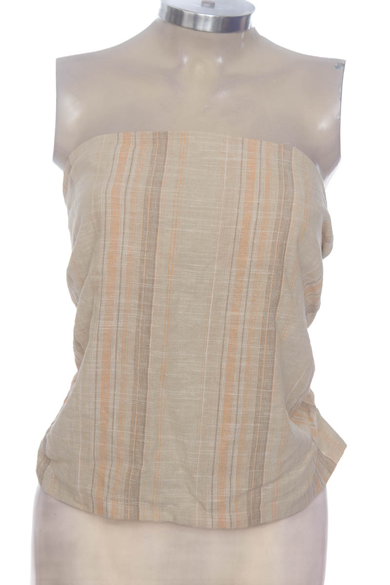 Top / Camiseta color Café - Divided by H&M