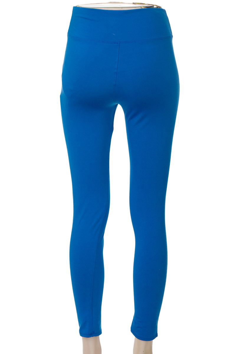 Ropa Deportiva / Salida de Baño color Azul - Closeando