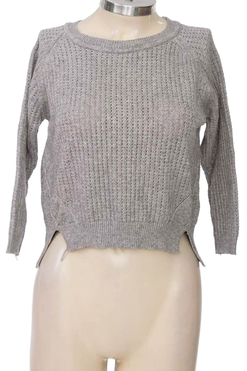 Sweater color Gris - Closeando