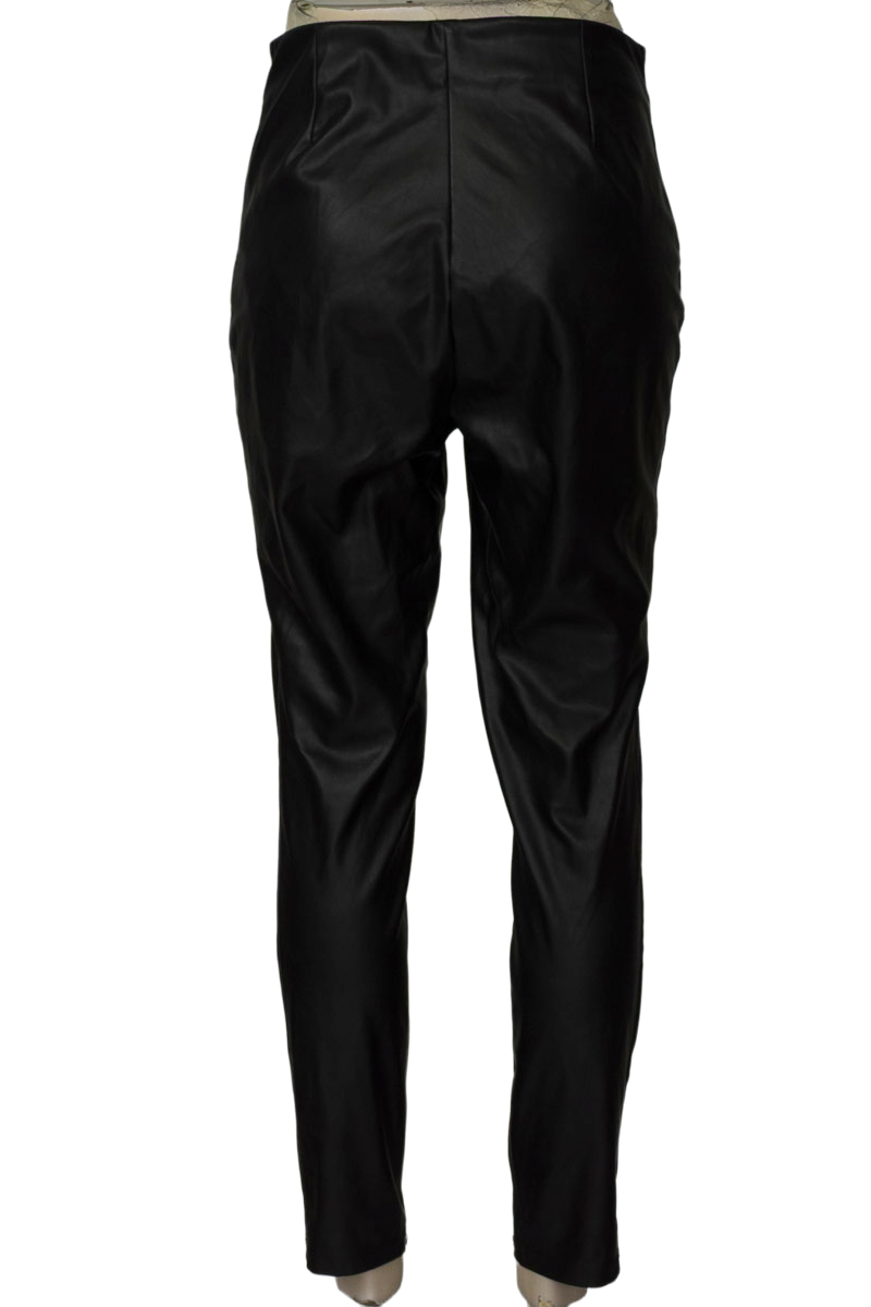 Pantalones color Negro - Basement