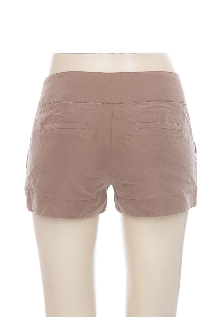 Short color Café Forever 21 Closeando
