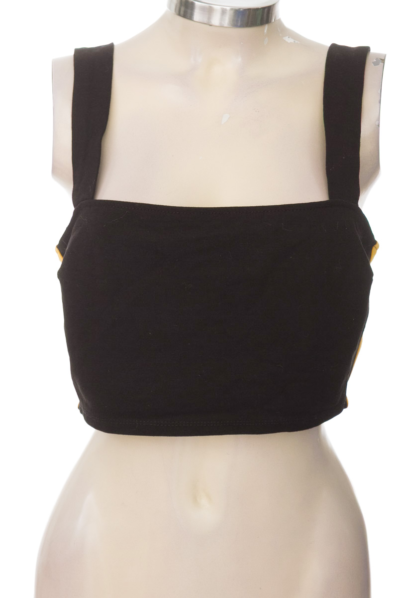 Top / Camiseta color Negro - Forever 21