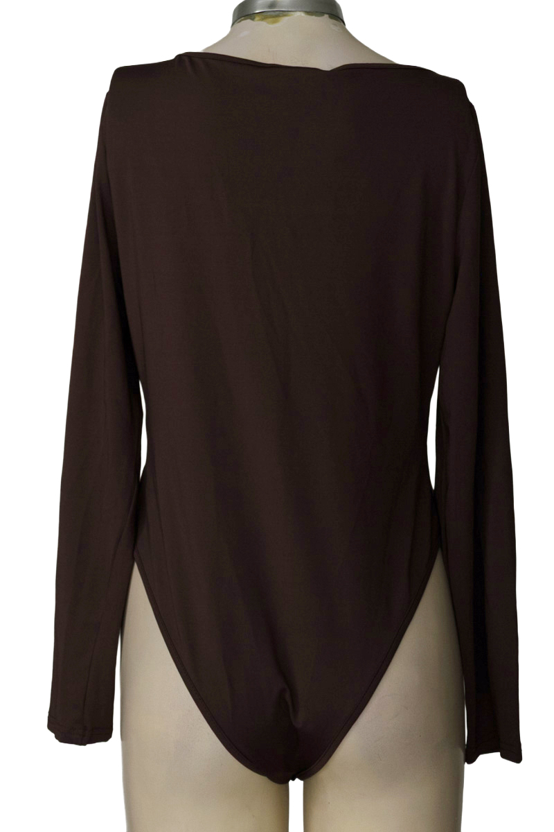 Top / Camiseta color Café - Closeando