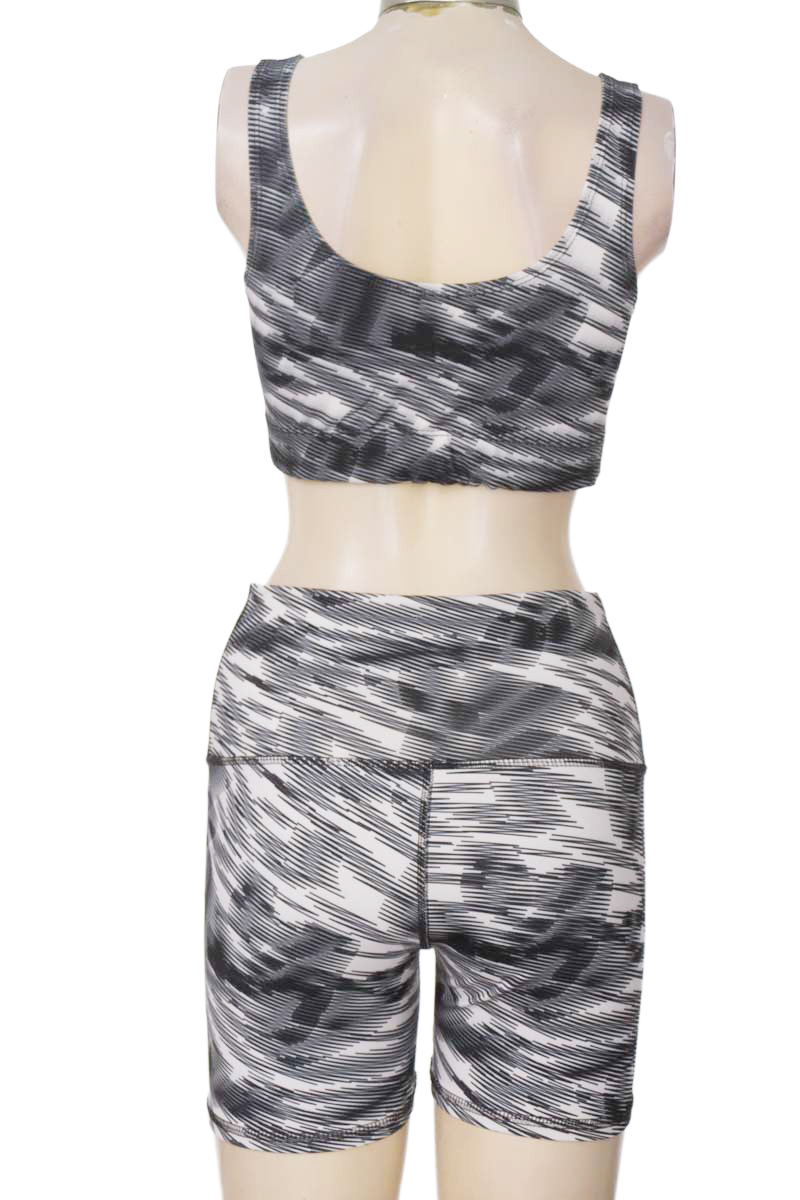 Ropa Deportiva / Salida de Baño color Negro - GreenFit