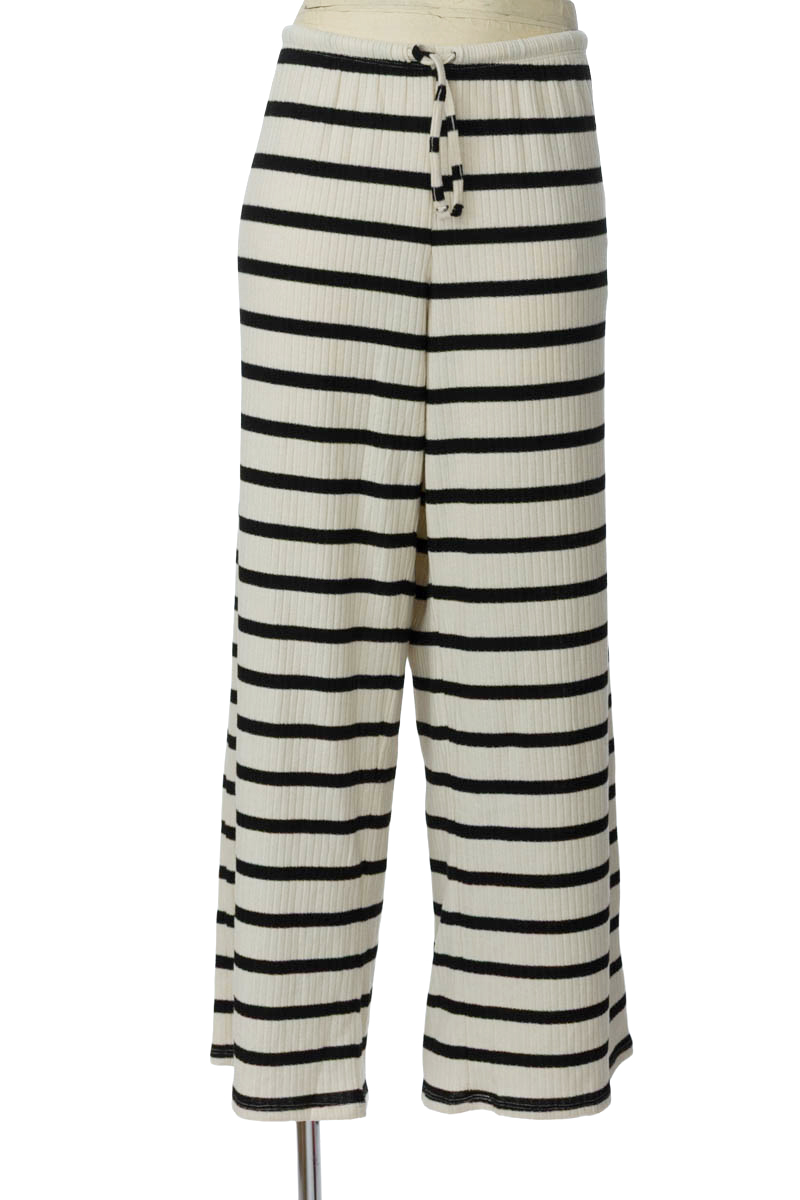 Pantalones color Beige - Divided by H&M