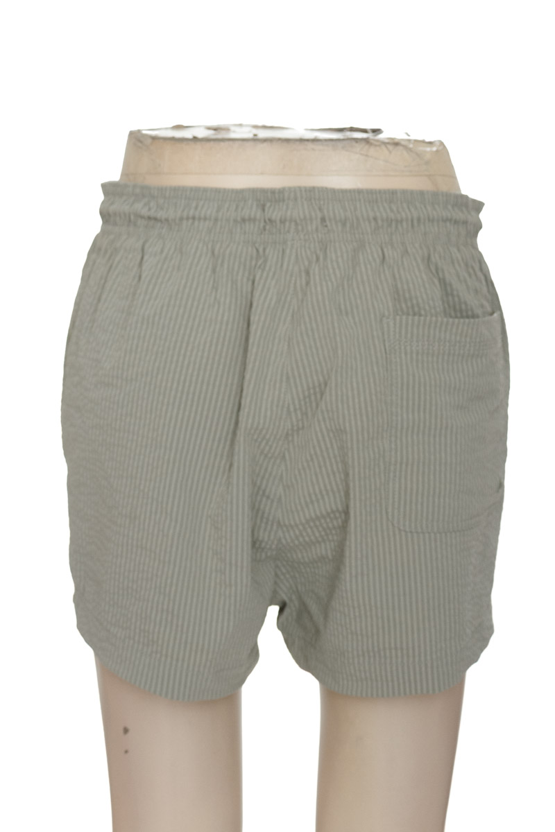 Bermuda - Pantaloneta color Verde - H&M