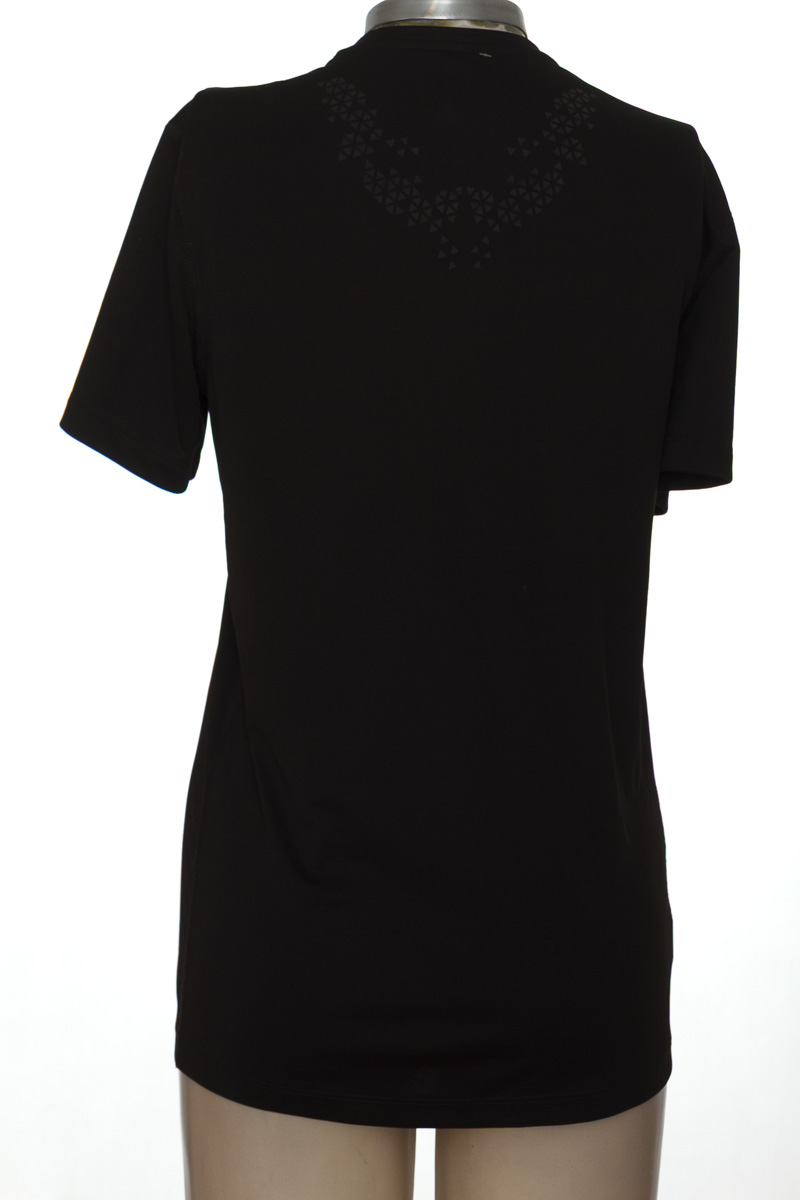 Ropa Deportiva / Salida de Baño color Negro - Gef