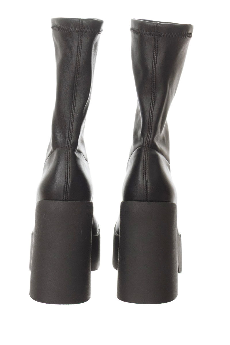 Zapatos color Negro - Bershka