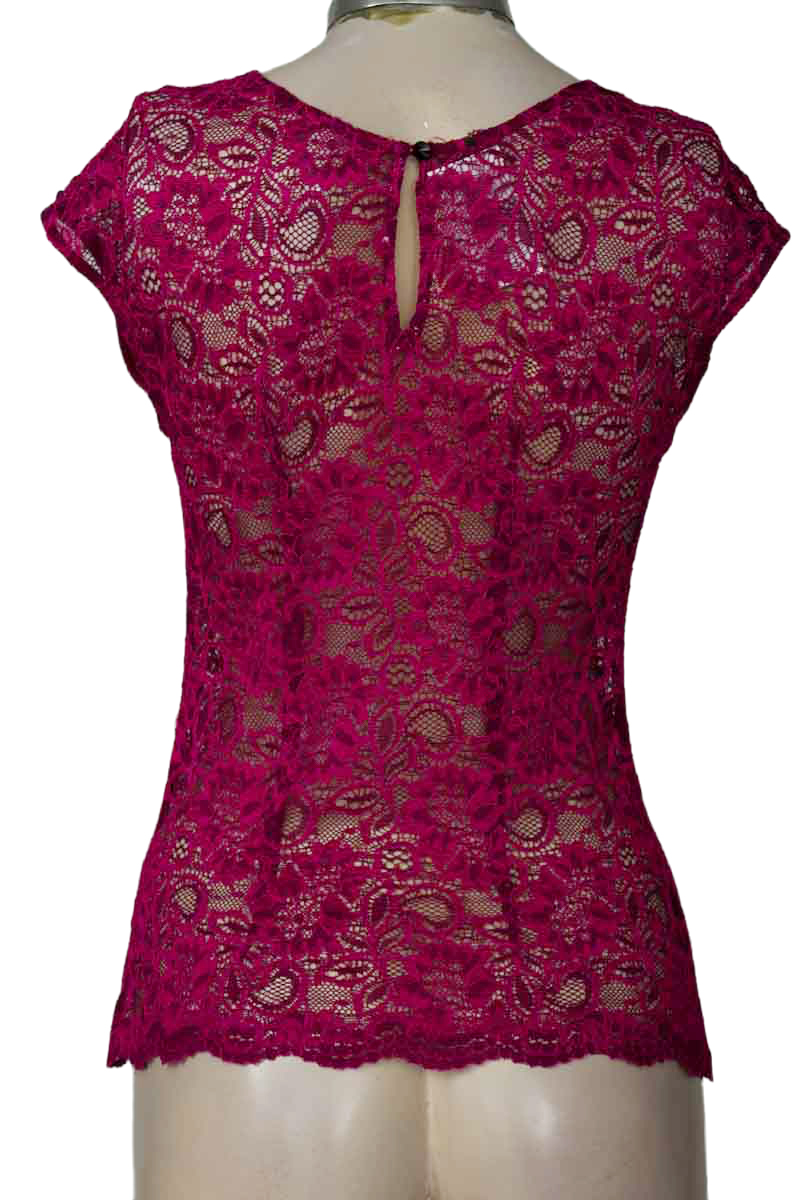 Top / Camiseta color Vinotinto - Closeando