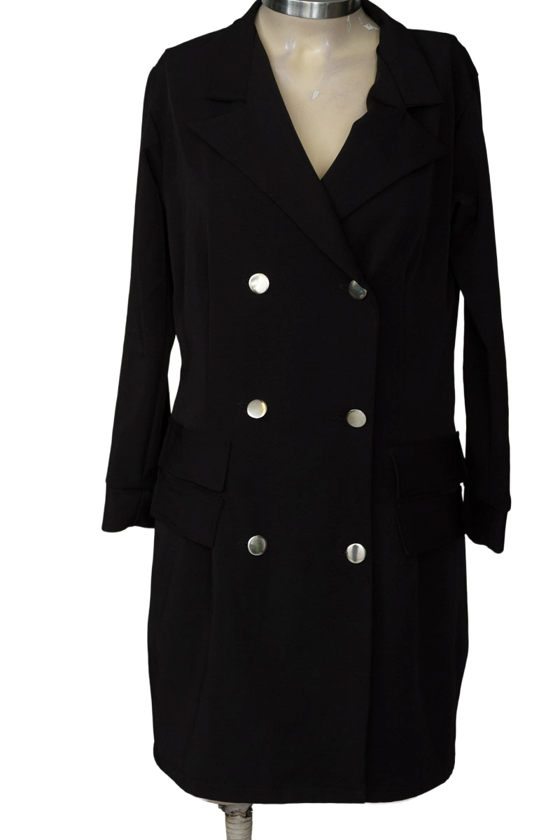 Chaqueta / Abrigo color Negro - Closeando