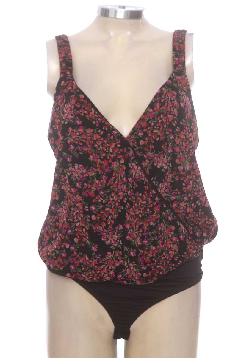 Top / Camiseta color Negro - ELA