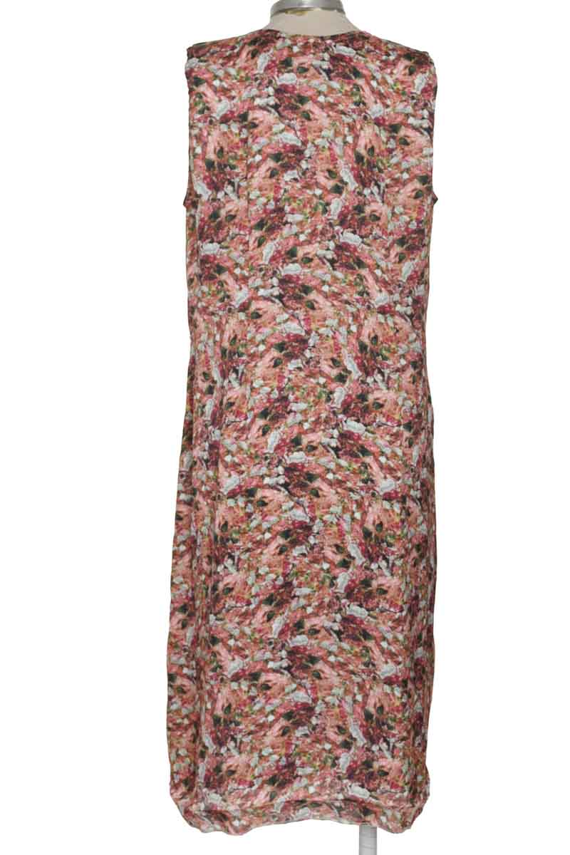 Vestido / Enterizo color Rosado - Closeando